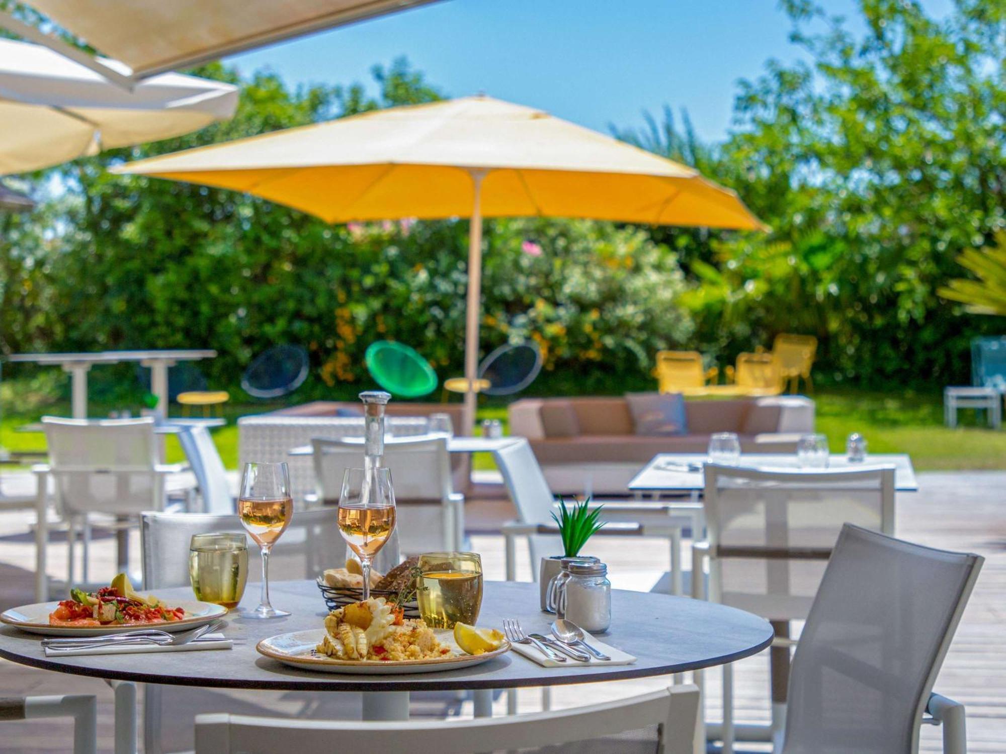 Mercure Hyeres Centre Cote D'Azur Exterior photo