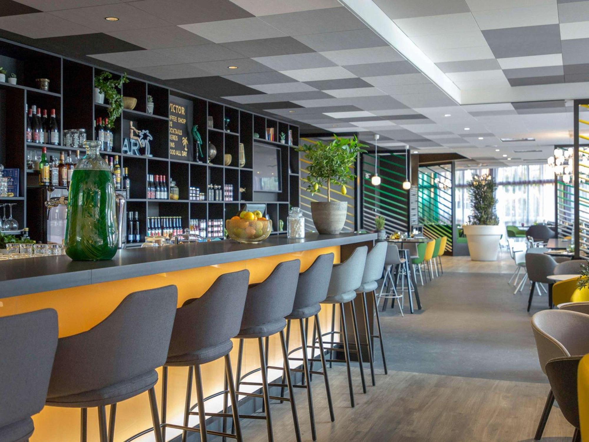Mercure Hyeres Centre Cote D'Azur Exterior photo