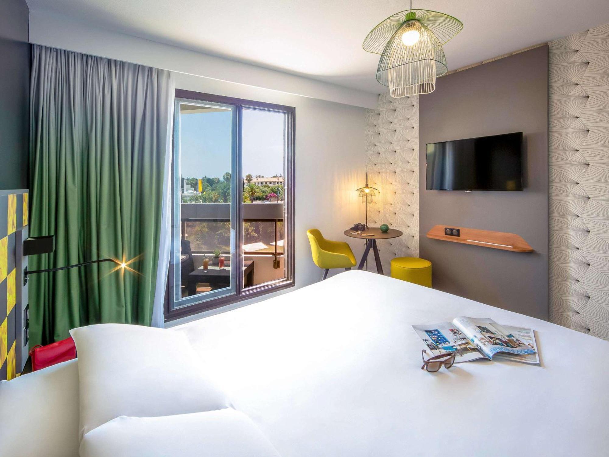 Mercure Hyeres Centre Cote D'Azur Exterior photo